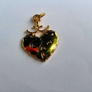 Gold heart pendant
